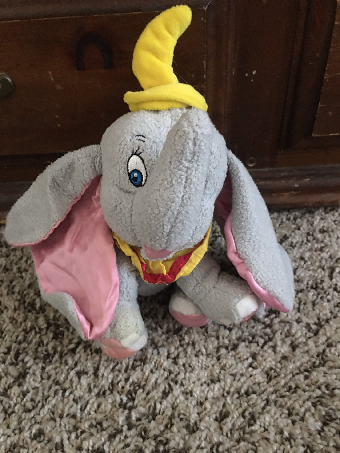 Small Dumbo with Pose-able trunk Stuffed Animal Plush Toy Vintage For Kids Disney Disneyland