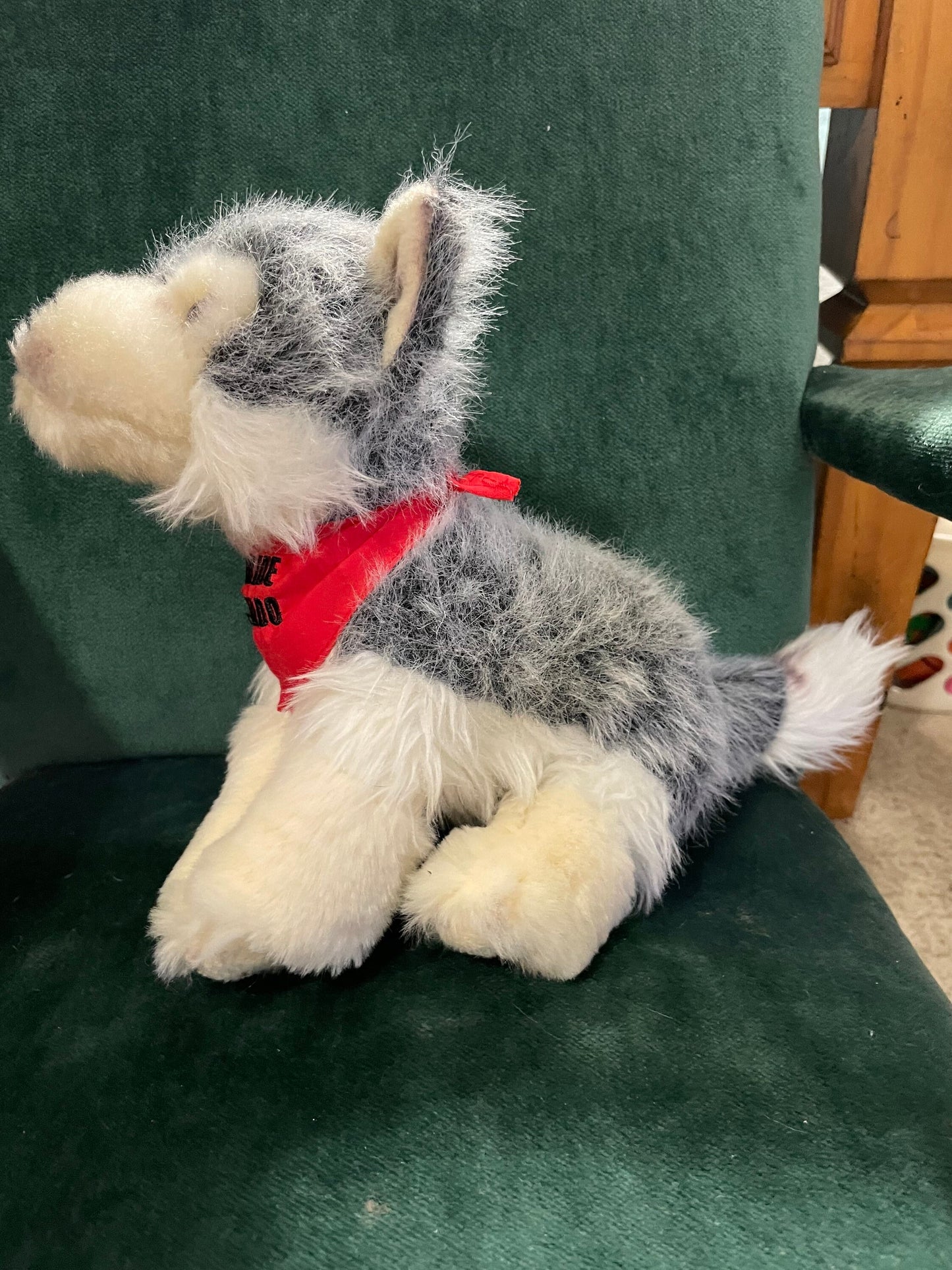 Telluride CO Husky Wolf Dog Stuffed Animal Plush. Demdaco with red bandana