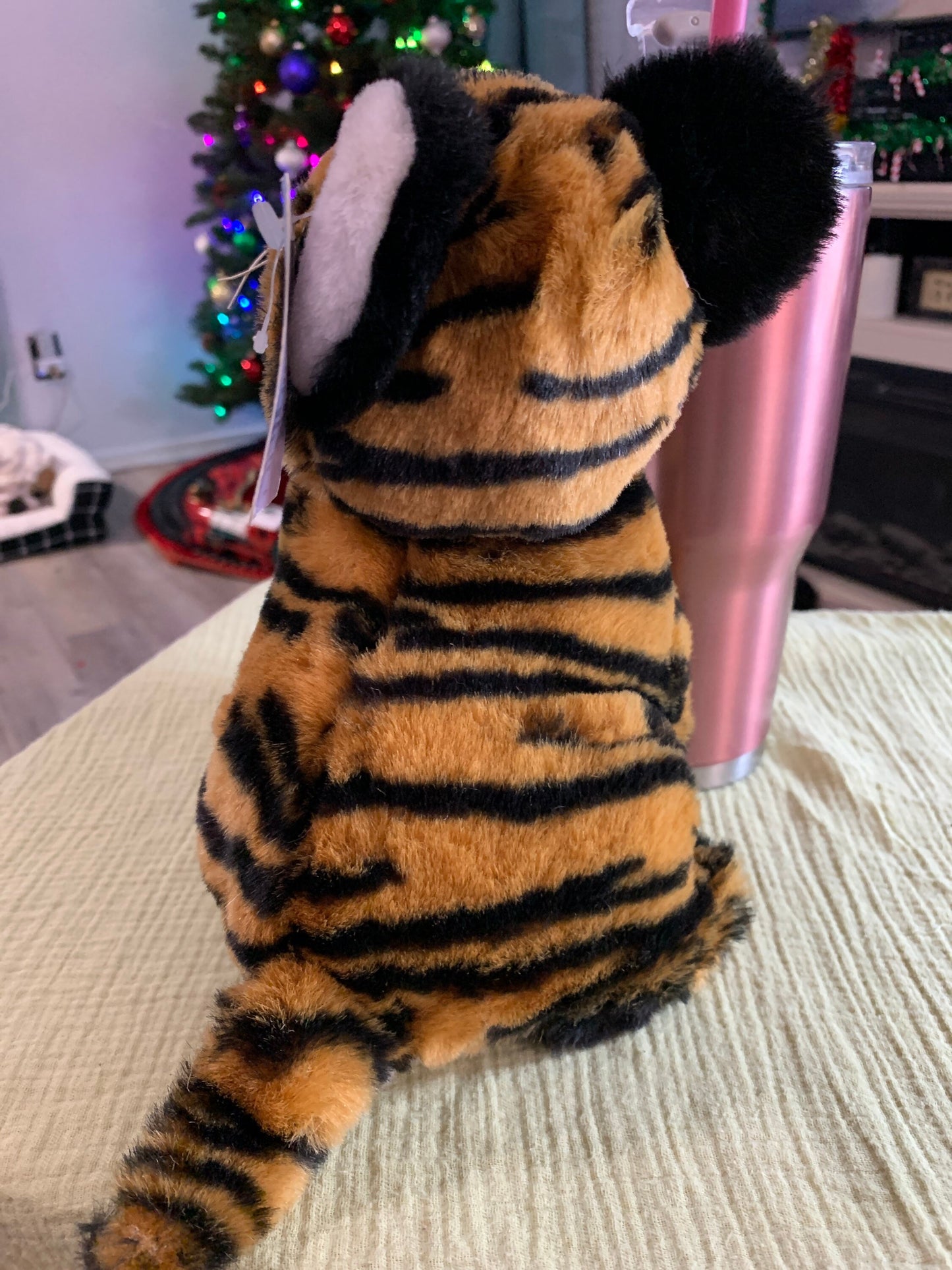Lovable Huggable Friends Tiger Plush. Collectors Choice. NWT