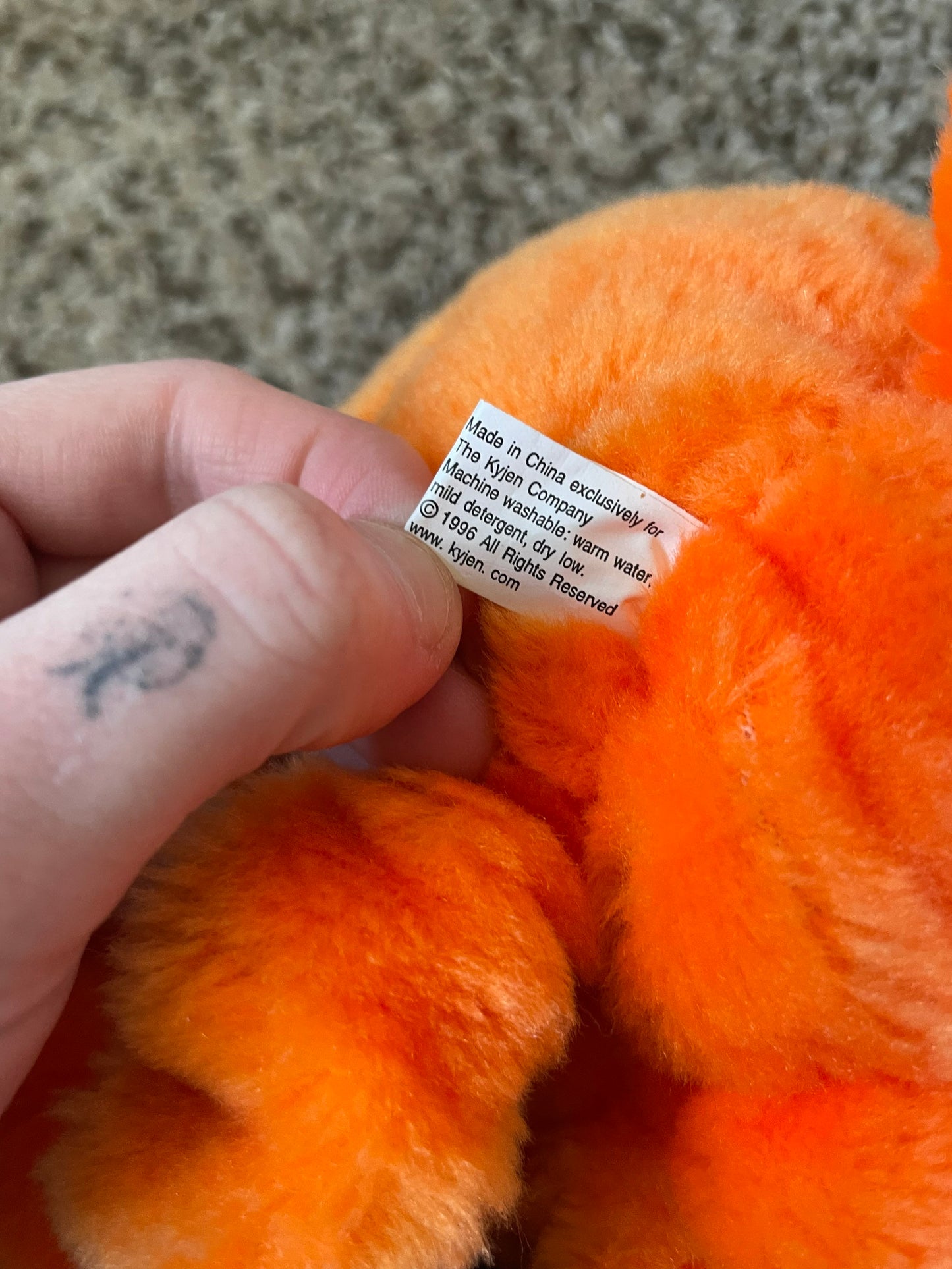1996 Kyjen Plush Puppies Pumpkin Dog Toy Plush