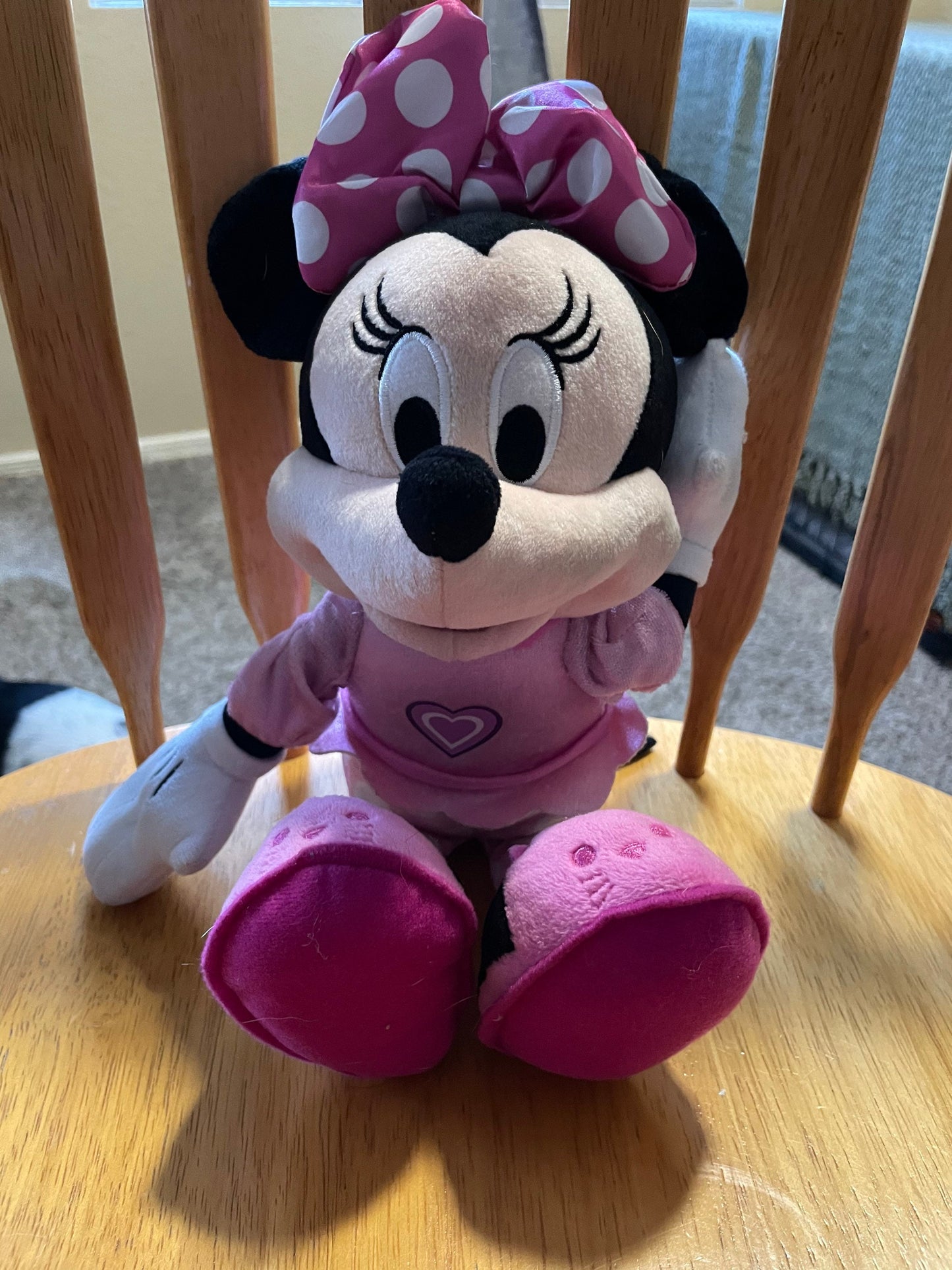 Disney Singing Minnie Mouse Stuffed Animal - Voice box works