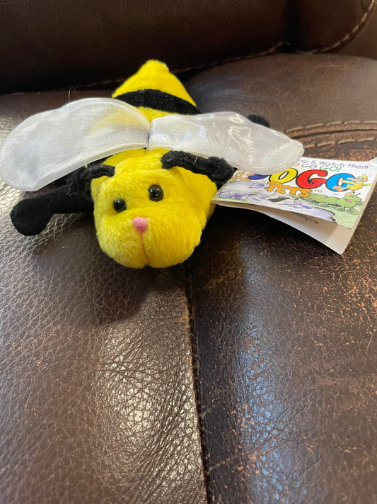 GoGo Pets Bumblebee Buzzy Stuffed Animal NWT