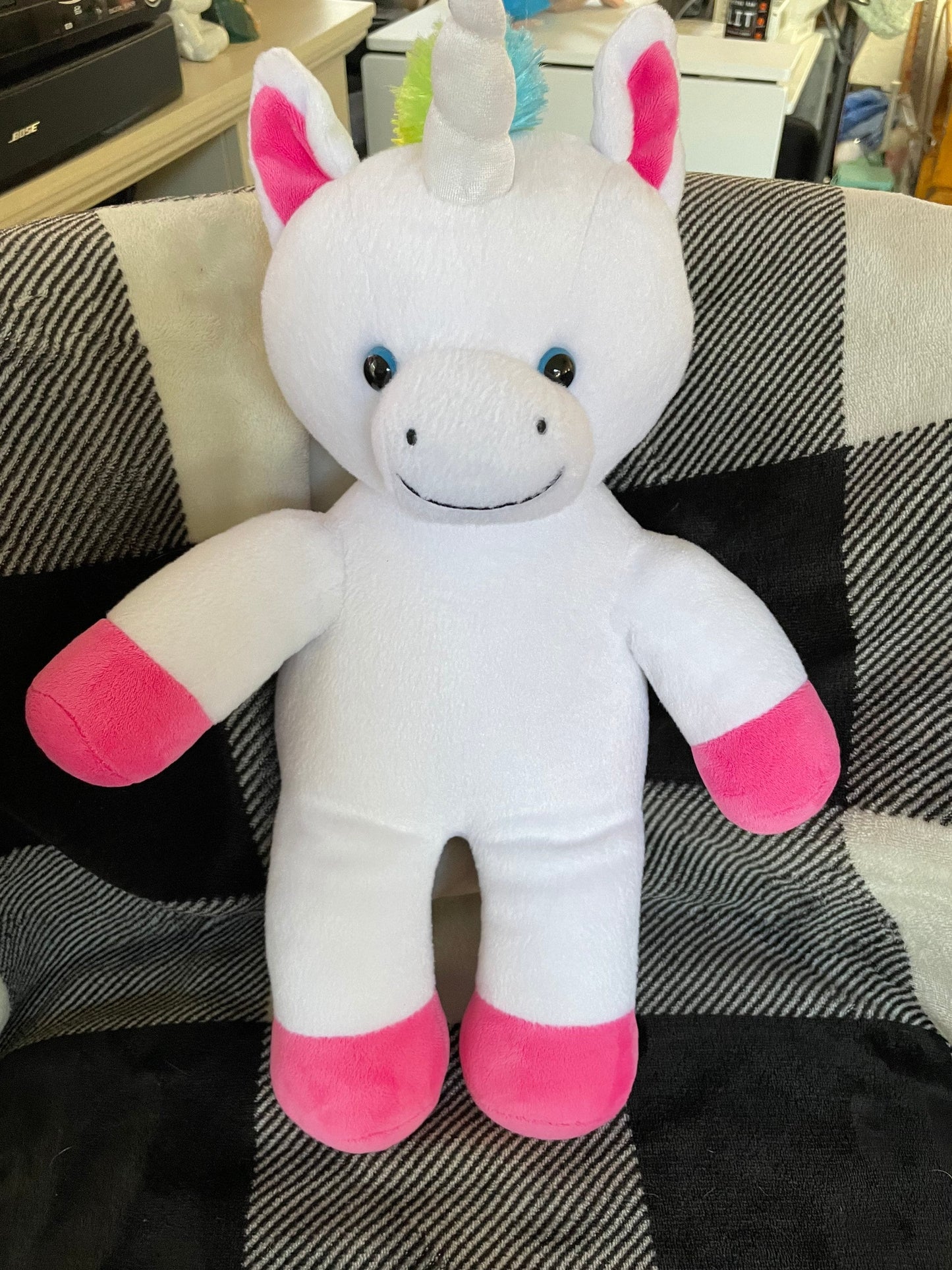 Build a Bear Condo Cubs Unicorn Plush. Pink Hoofs Pastel Rainbow Mane And Tail.