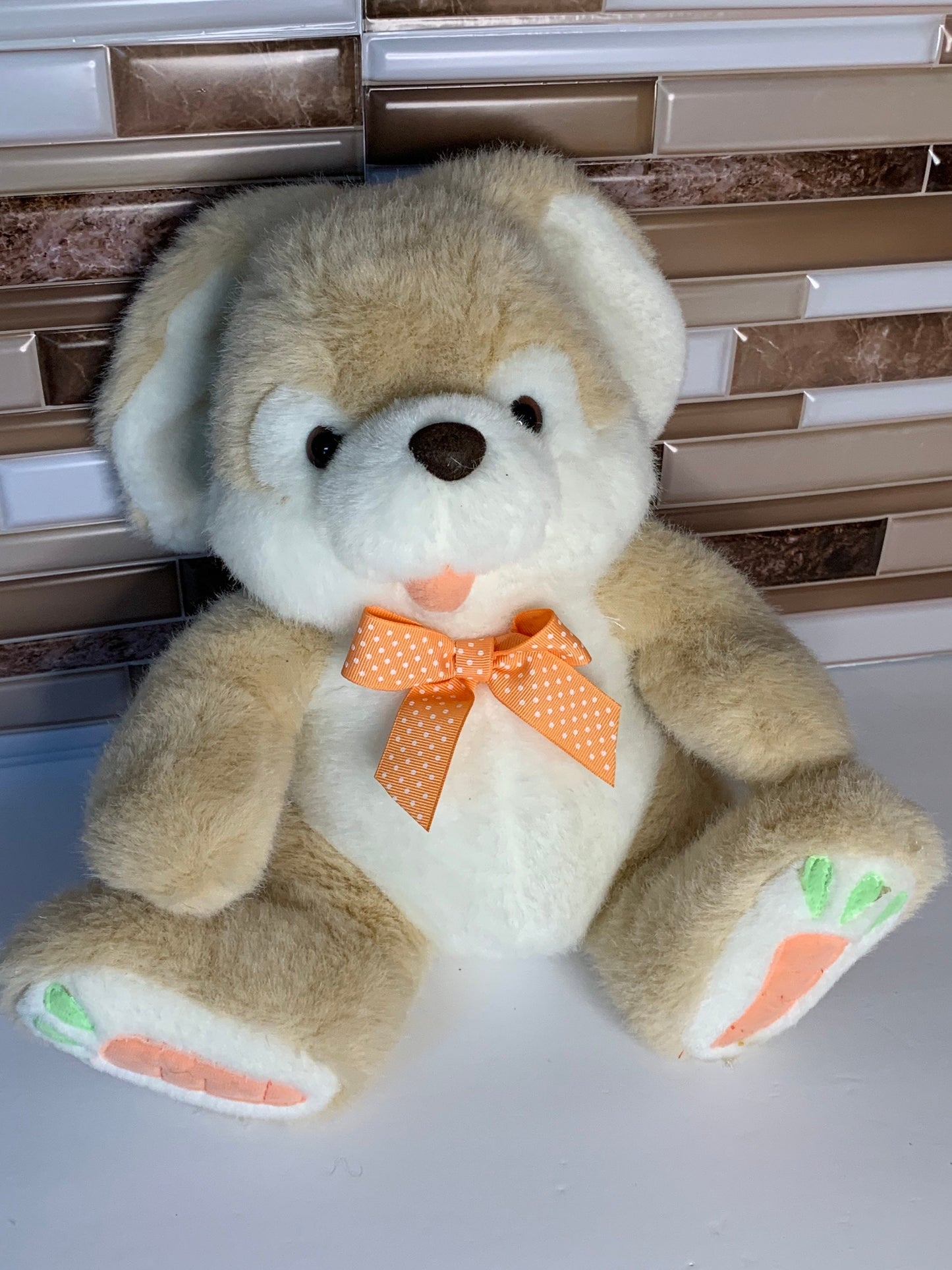 Vintage Common Wealth Easter Bunny/Rabbit. Carrots on feet. Orange Polka dot bow