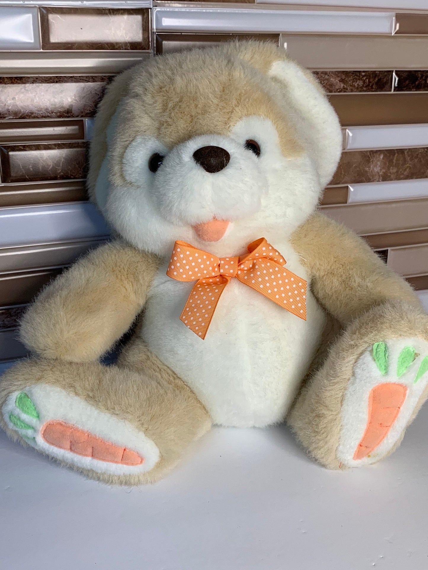 Vintage Common Wealth Easter Bunny/Rabbit. Carrots on feet. Orange Polka dot bow