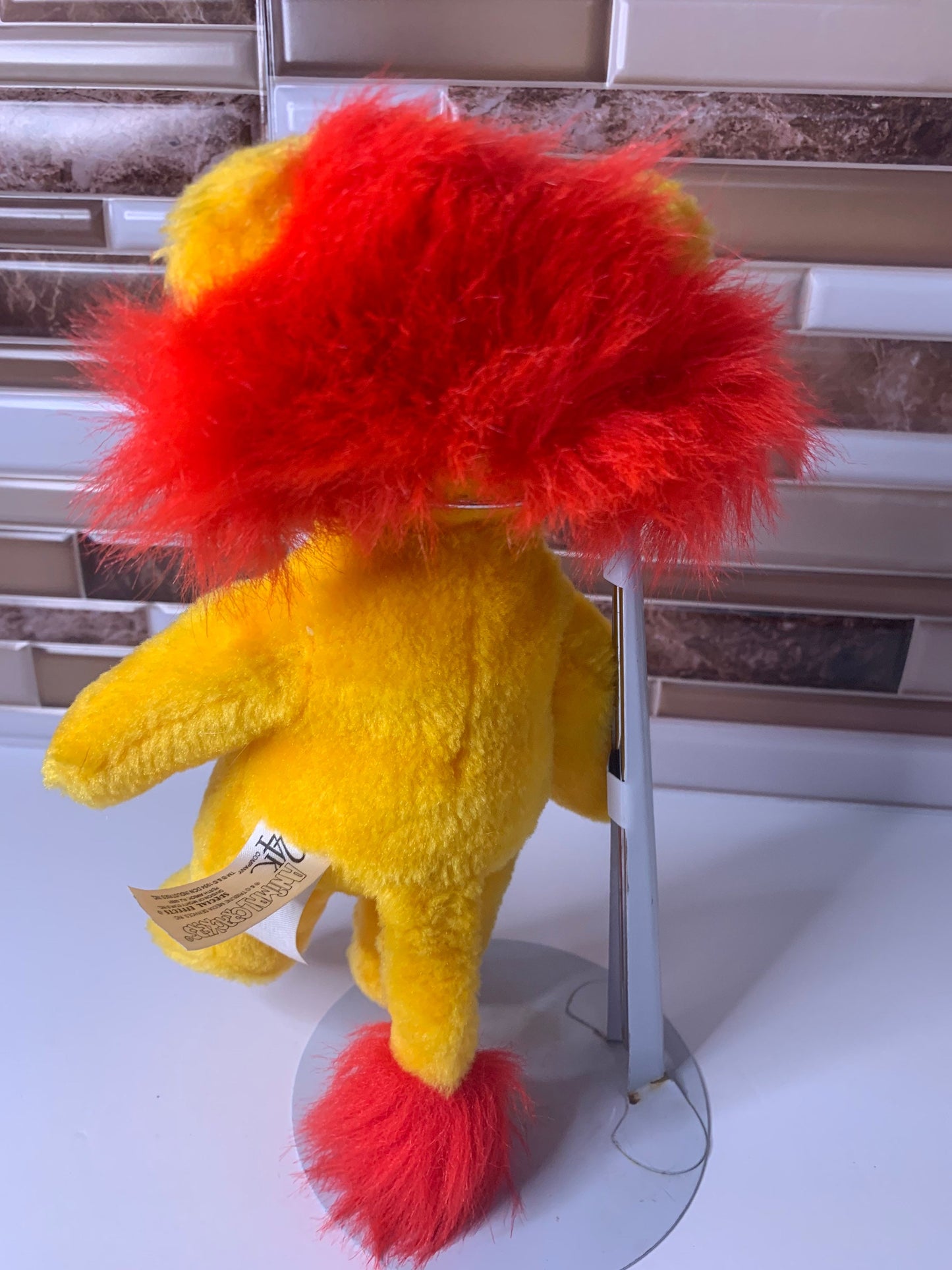 Vintage 1995 24K Animal Crackers Lyle the lion yellow lion plush. 10”