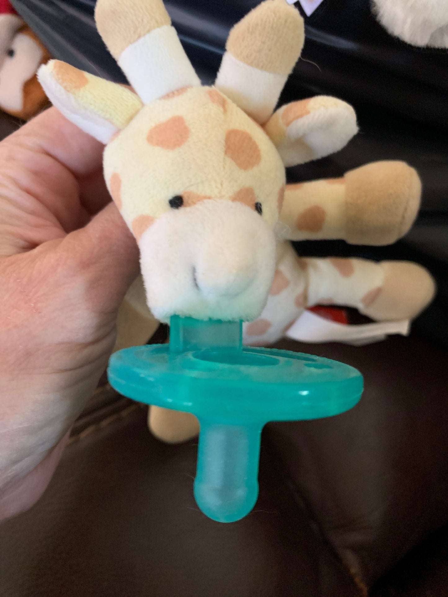 WubbaNubb Buttercup Giraffe infant Pacifier. New, Never been used! Mary Meyer.
