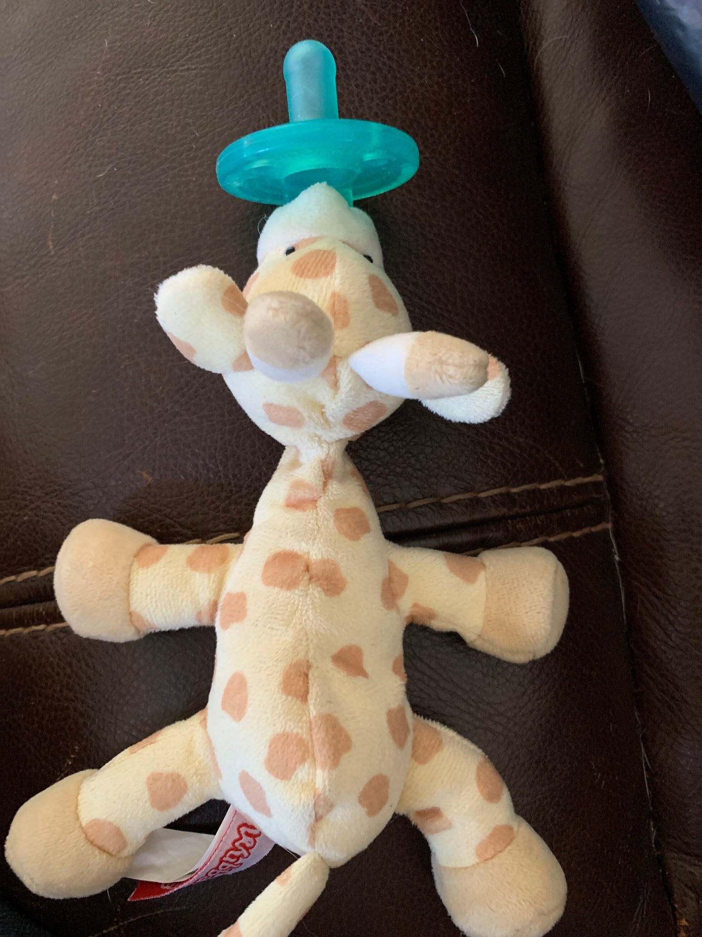WubbaNubb Buttercup Giraffe infant Pacifier. New, Never been used! Mary Meyer.