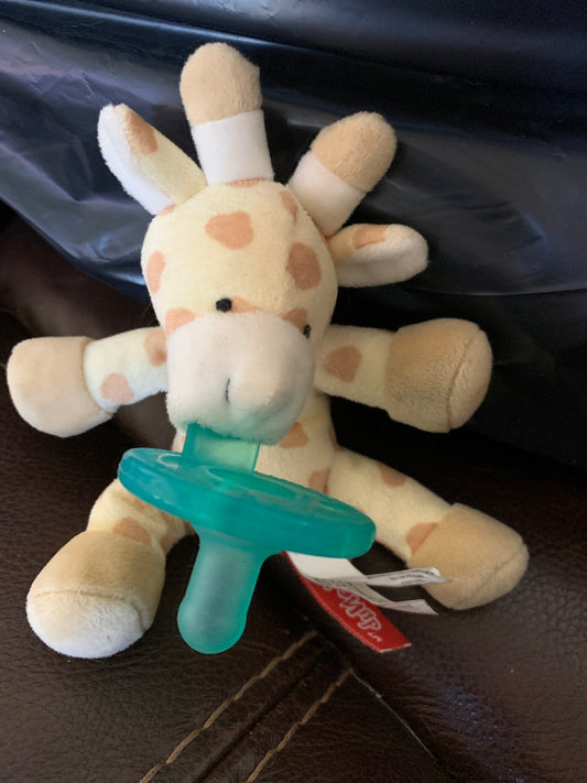 WubbaNubb Buttercup Giraffe infant Pacifier. New, Never been used! Mary Meyer.