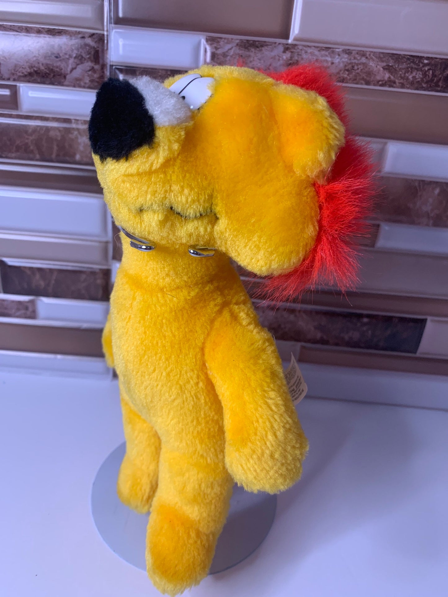 Vintage 1995 24K Animal Crackers Lyle the lion yellow lion plush. 10”