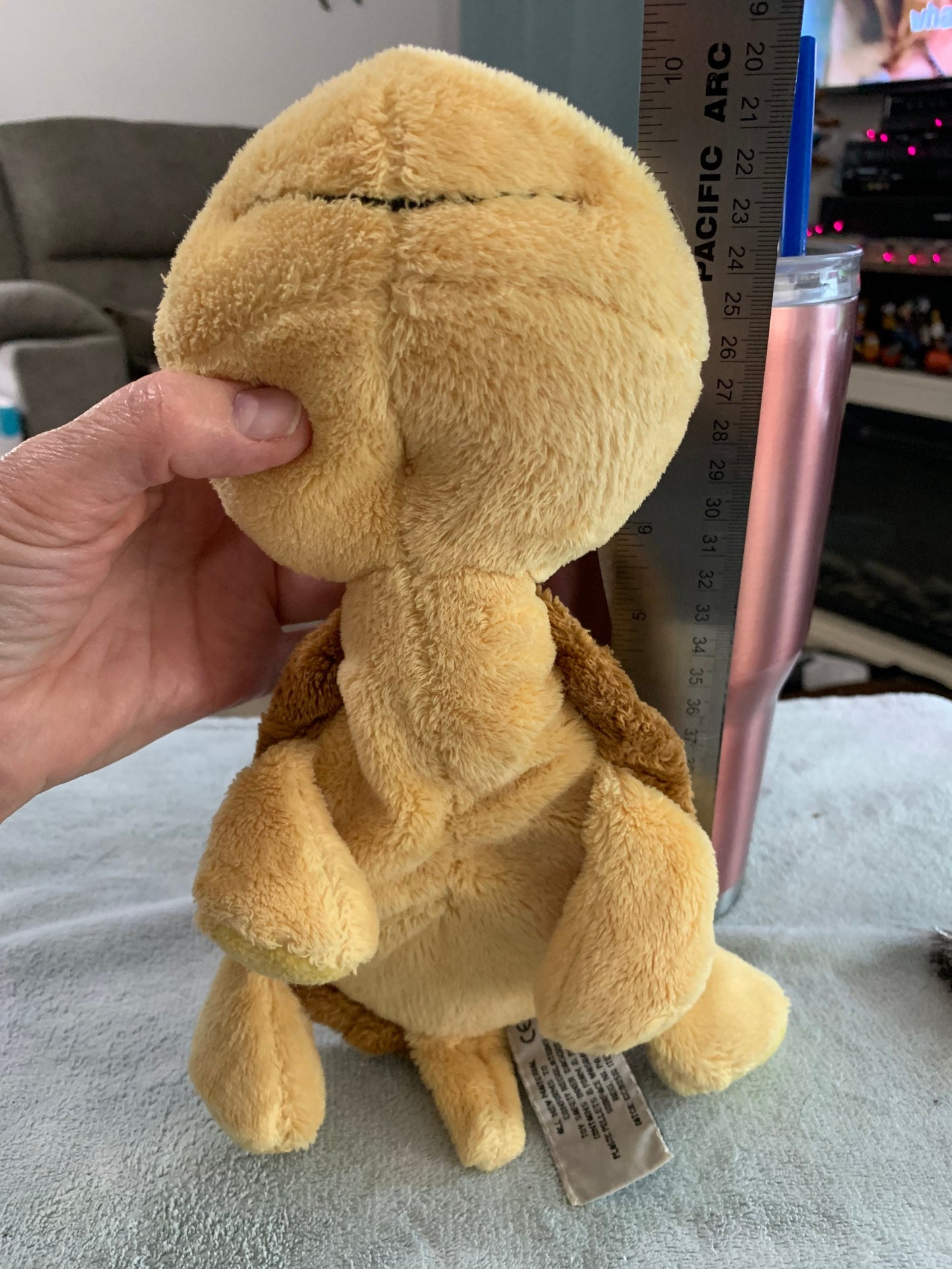 Vintage Yellow Russ Berrie Li’l Peepers Shelly Mommy. 11” Missing her baby.