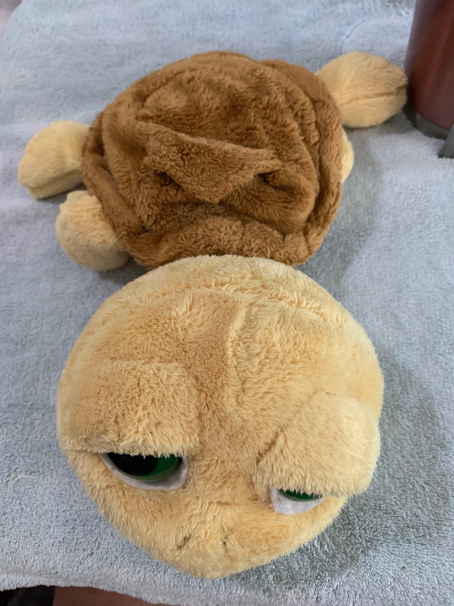 Vintage Yellow Russ Berrie Li’l Peepers Shelly Mommy. 11” Missing her baby.