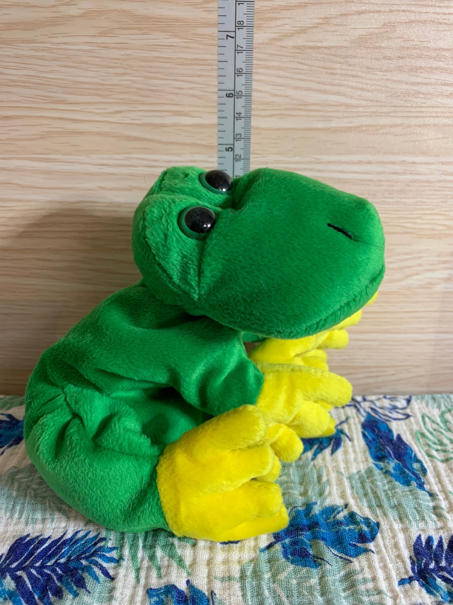 Vintage Kellytoy Buddy, Bean Pets Frog Plush. With Tags