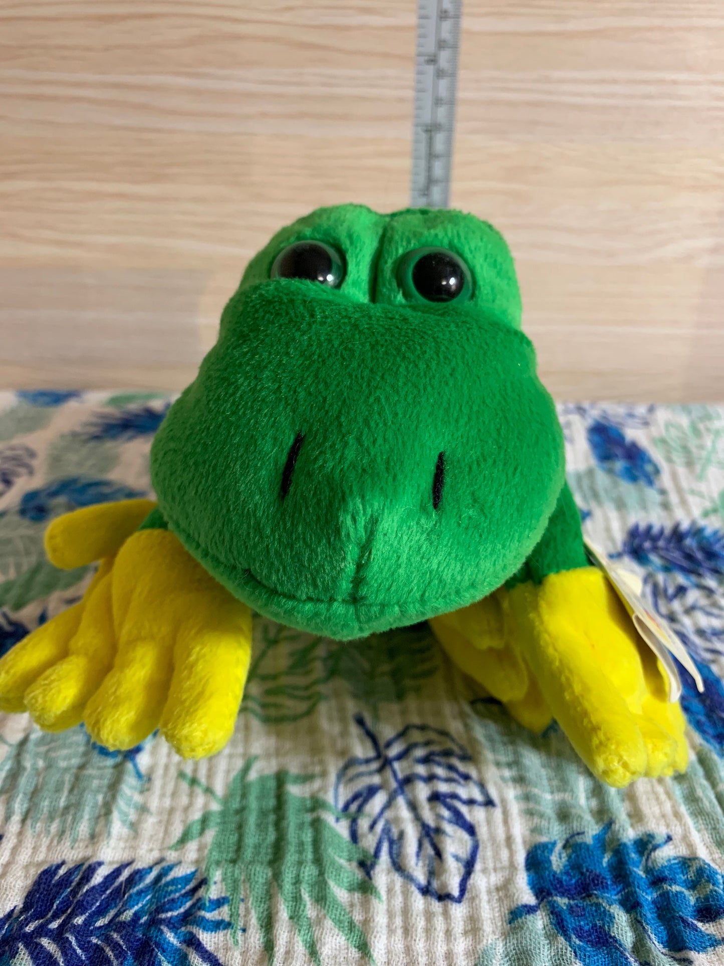 Vintage Kellytoy Buddy, Bean Pets Frog Plush. With Tags