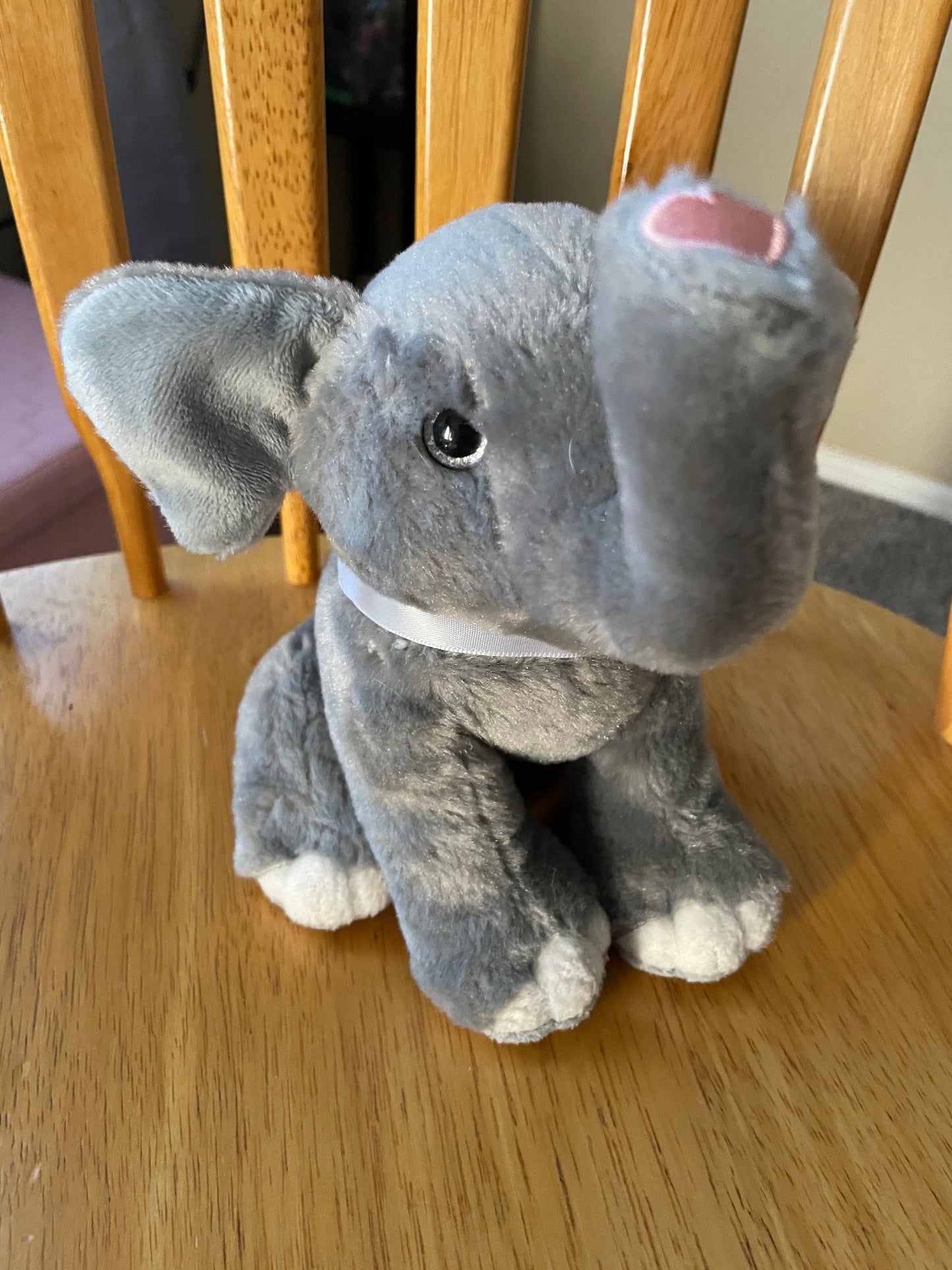 Vintage Small elephant with pink ribbon and heart nose stuffed Animal plush toys