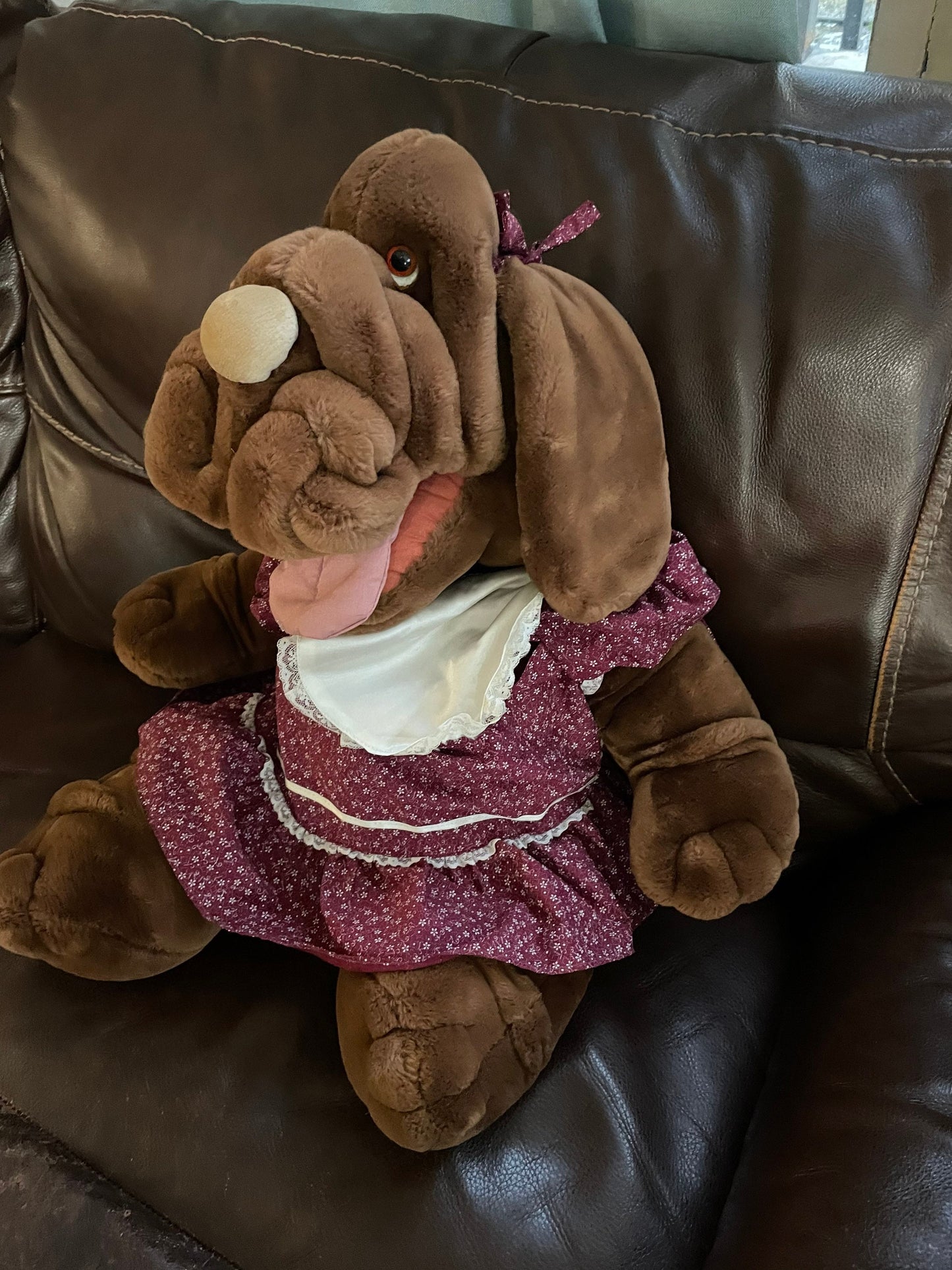 1981 Vintage Wrinkles Dog Hand Puppet Plush Girl Dog #1791990 26” Tall Stuffed Animal