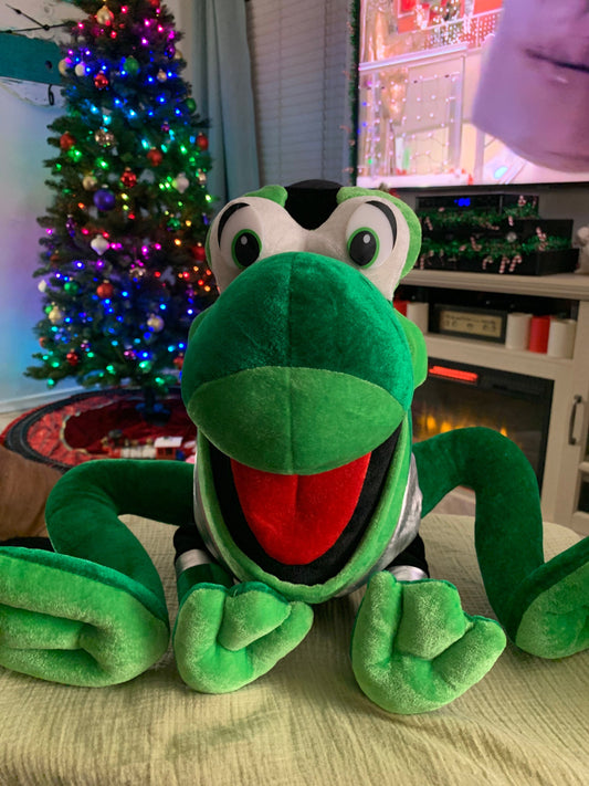 Large Frog in a tuxedo and top hat plush. Classic toy co. Styrofoam stuffed.