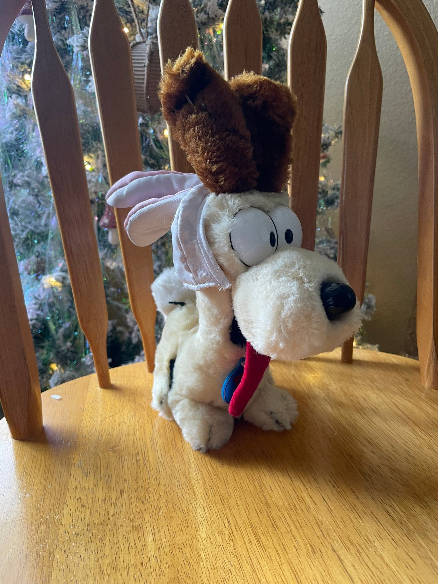 Dakin Odie 1983 plush with bunny ears - missing carrot