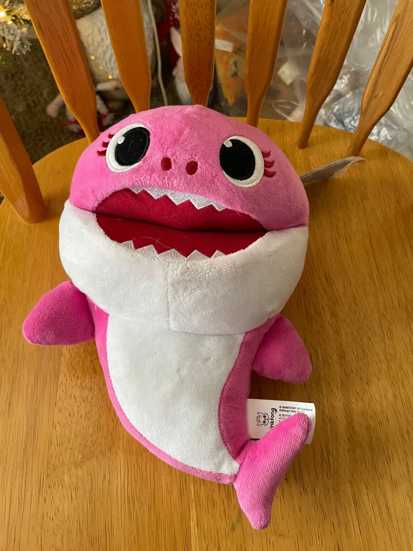 Baby Shark Mommy Shark Plush Singing Puppet