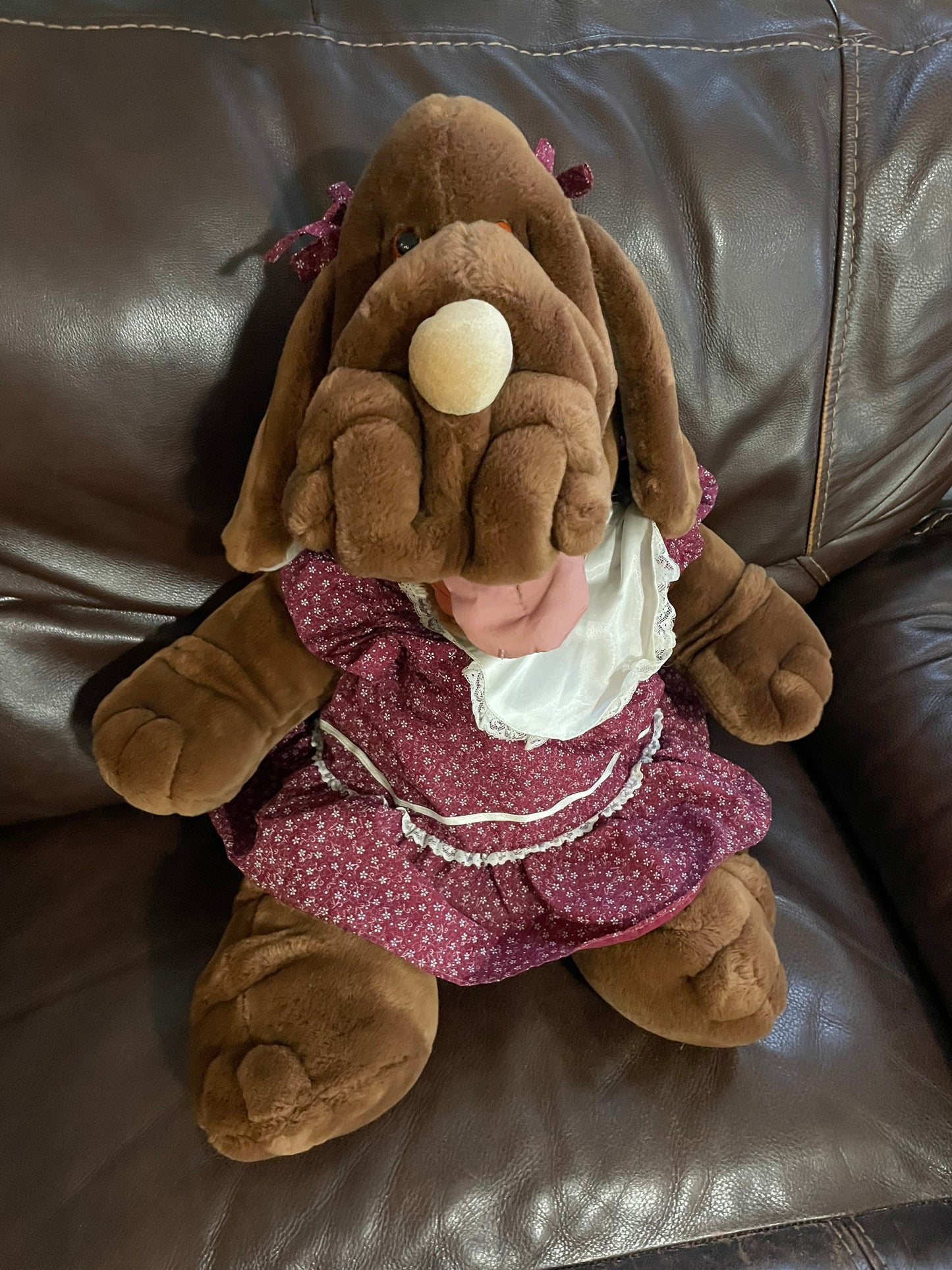 1981 Vintage Wrinkles Dog Hand Puppet Plush Girl Dog #1791990 26” Tall Stuffed Animal