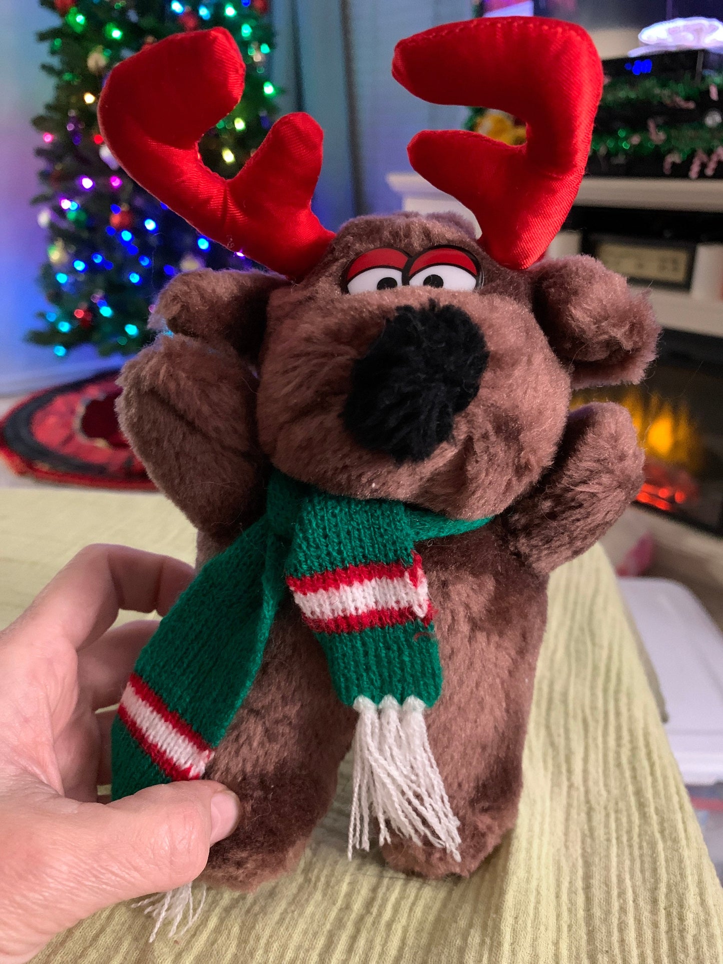 Vintage 1989 Joelson Industries 6” Christmas Reindeer/Moose Plush with red satin antlers.