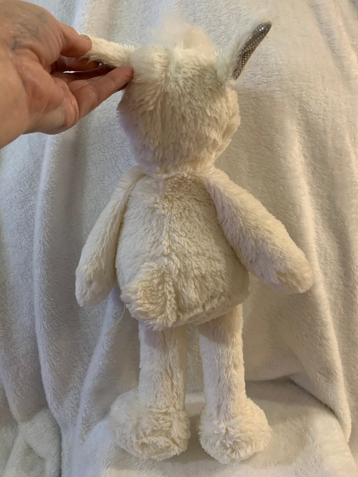 White Alpaca Llama Plush, Fuzzy Stuffed Animal (Missing Scarf)