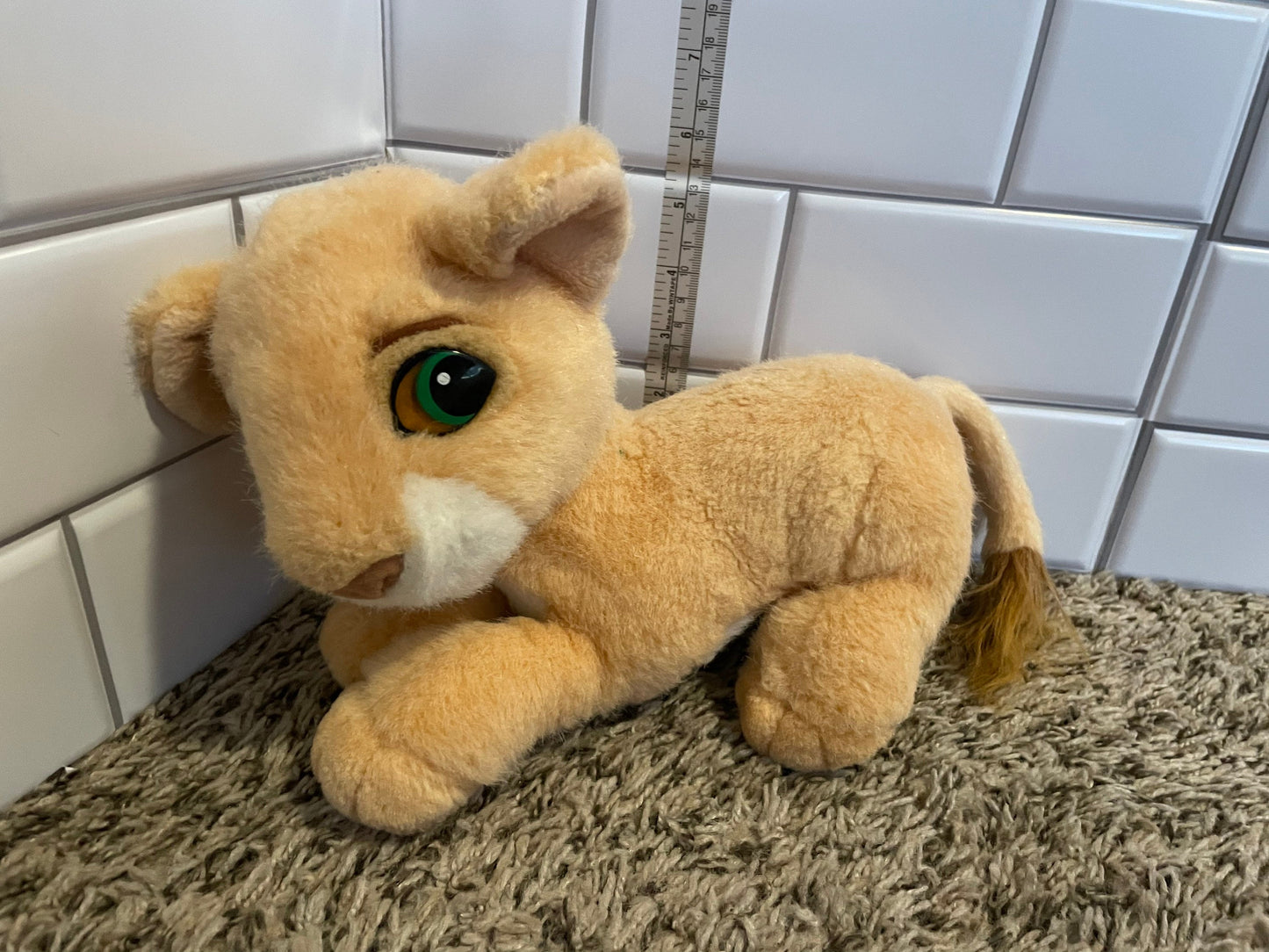 Disney the lion king purring vintage Nala plush. great condition still purrs!