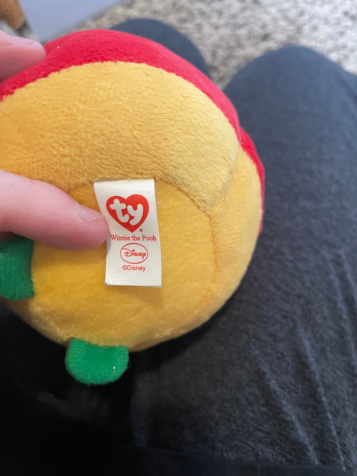 Ty Beanies Ballz Winnie The Pooh Christmas Plush