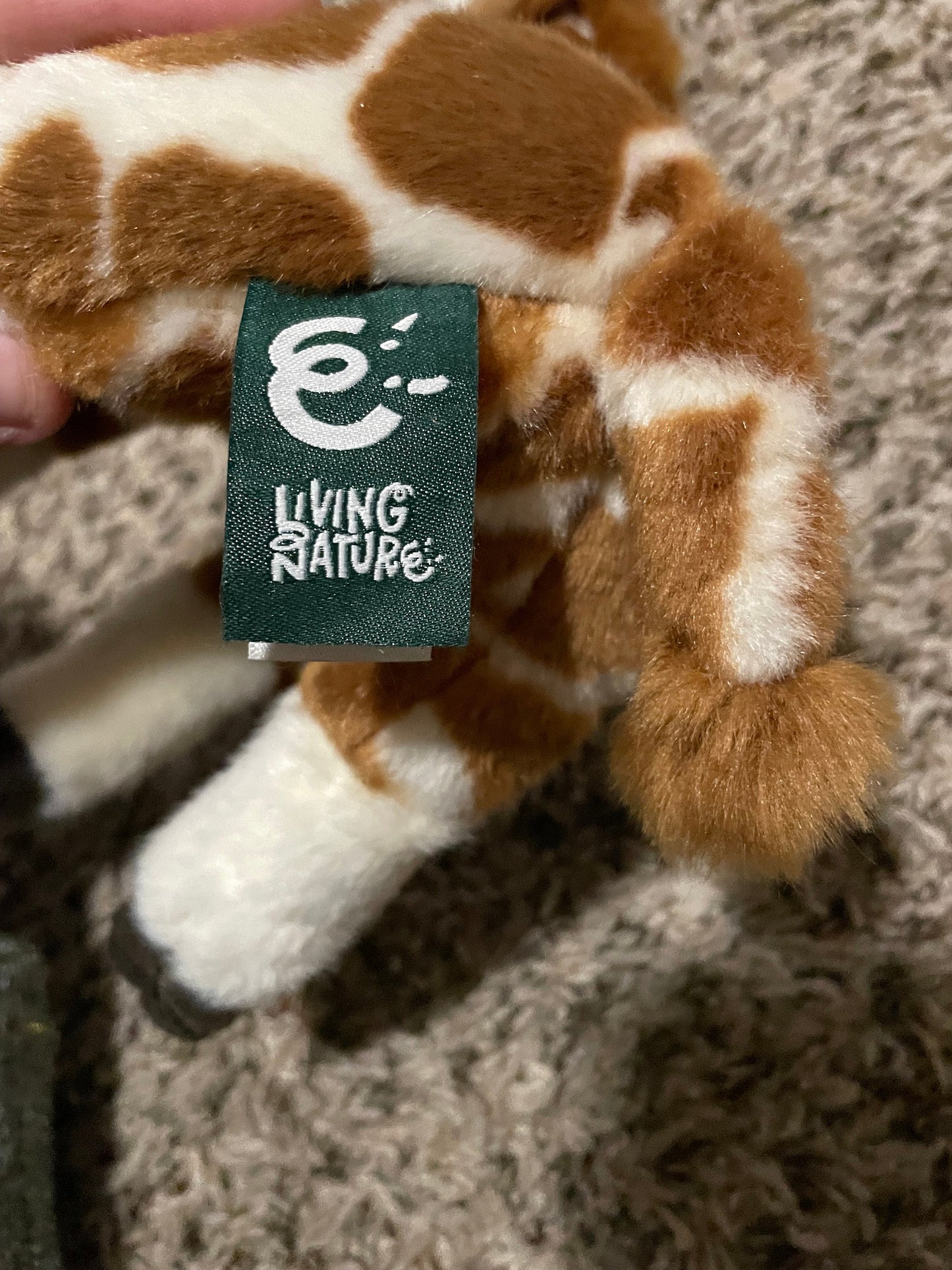 Living nature giraffe plush