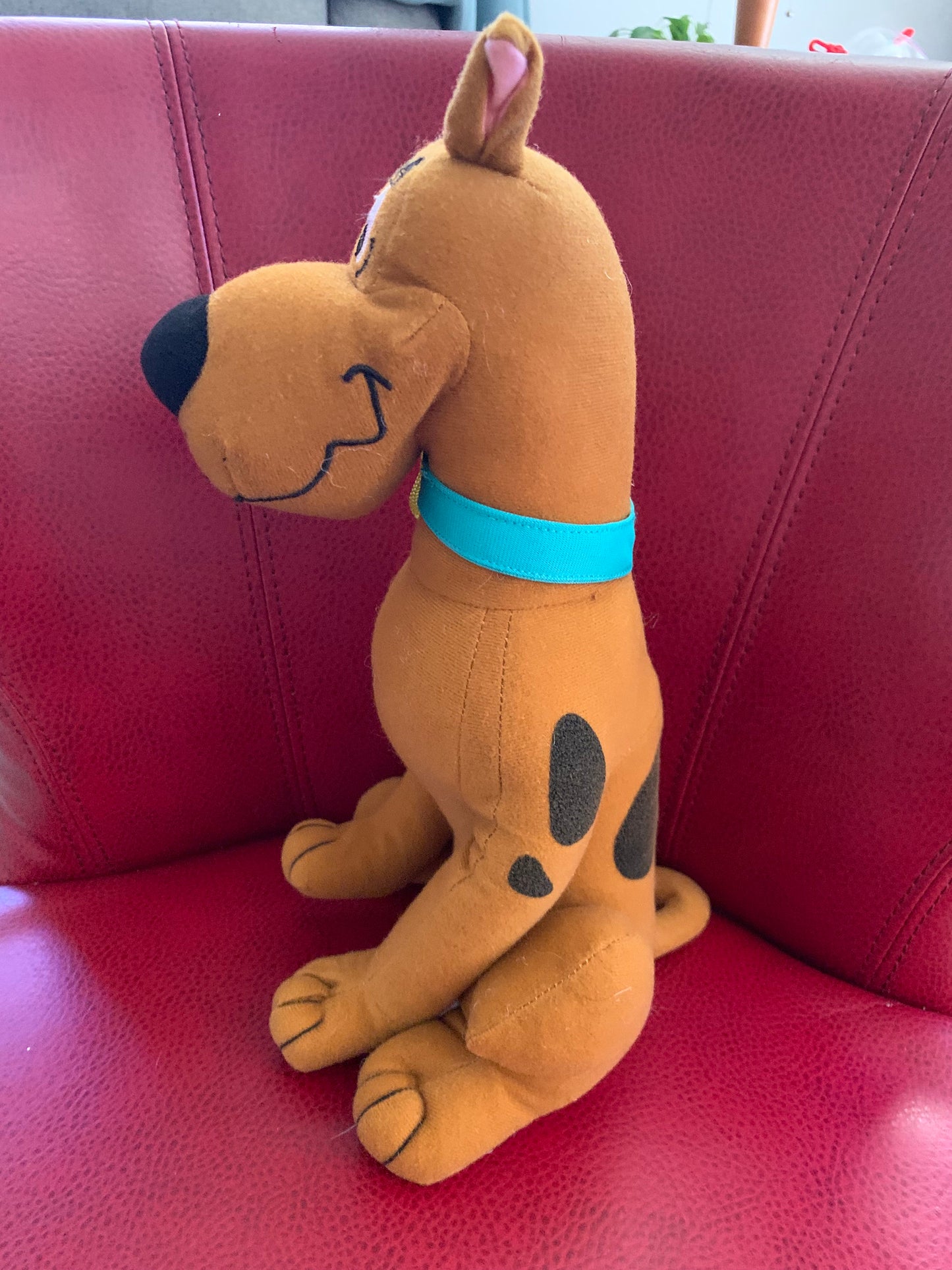 Toy Factory Scooby Doo Plush. Approximately 11” Missing Dog Tag