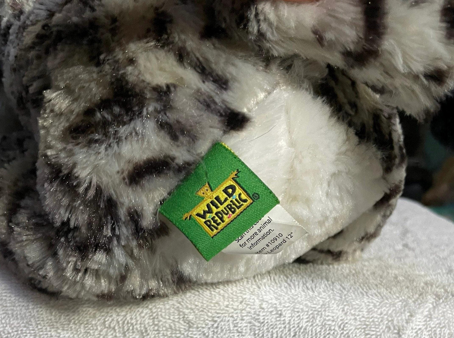 Wild Republic Snow Leopard Plush, Los Angeles Zoo Souvenir