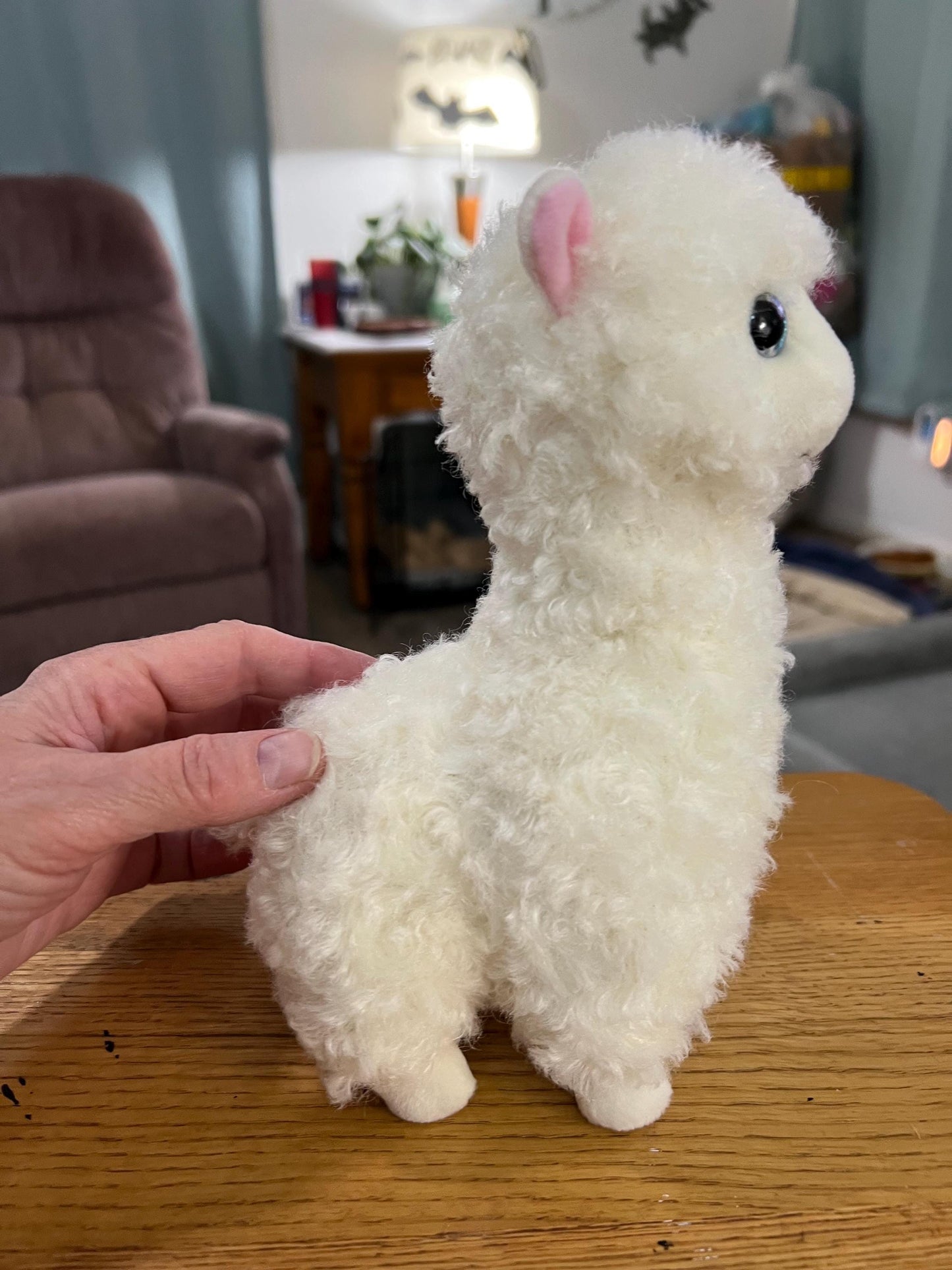 Ty Beanie Babies White Lily The Llama Plush. New No Hang Tag!