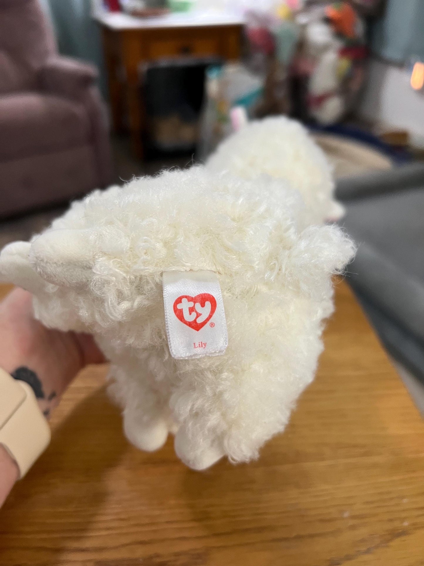 Ty Beanie Babies White Lily The Llama Plush. New No Hang Tag!