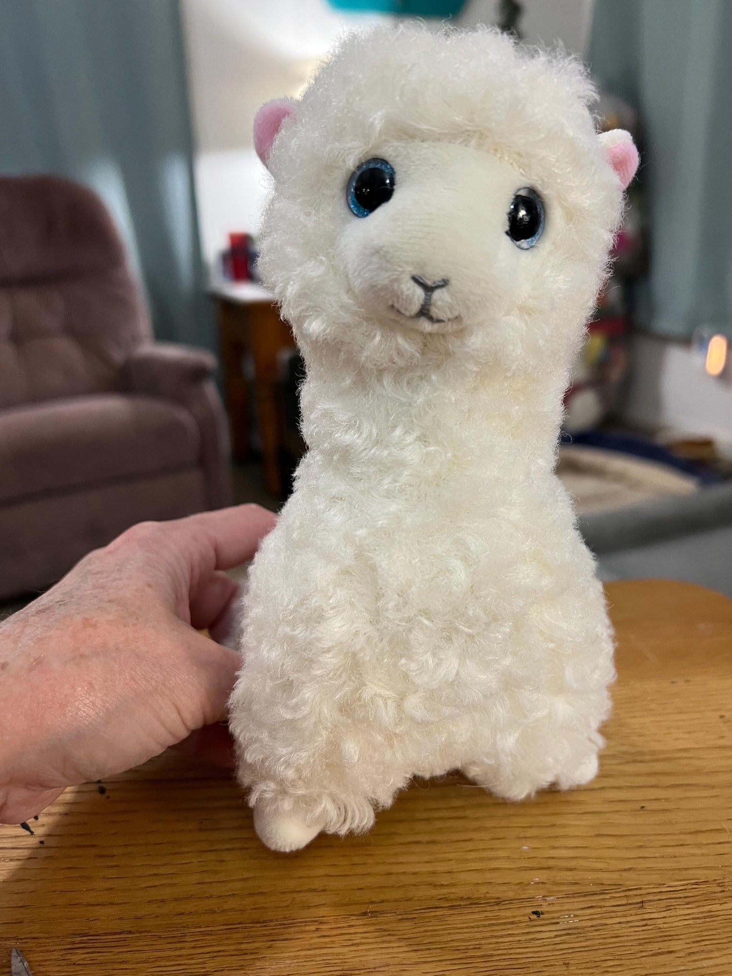 Ty Beanie Babies White Lily The Llama Plush. New No Hang Tag!