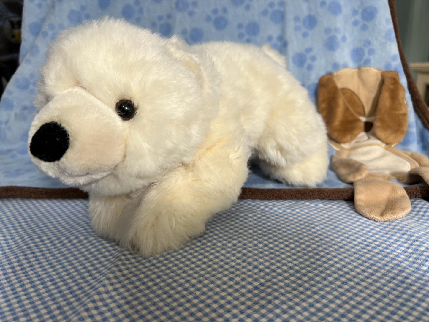 Sea World White Polar Bear Plush. Laying Down
