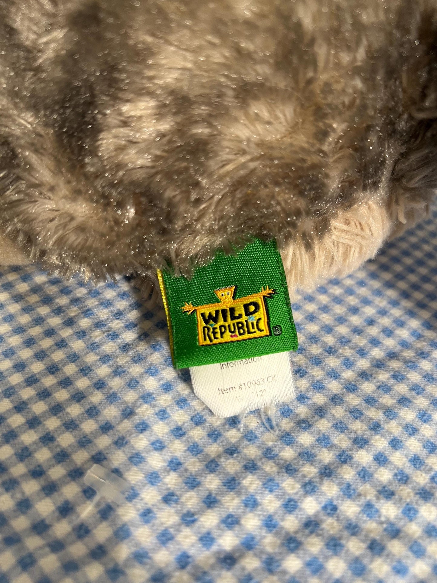Wild Republic Gray And Tan Wolf Dog Plush. Green Tag 2015