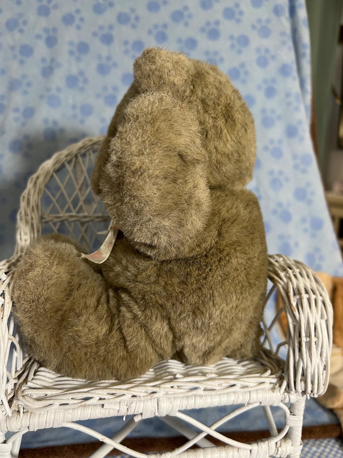 Plush Creations Tan Variegated Teddy Bear Plush Floral Ribbon