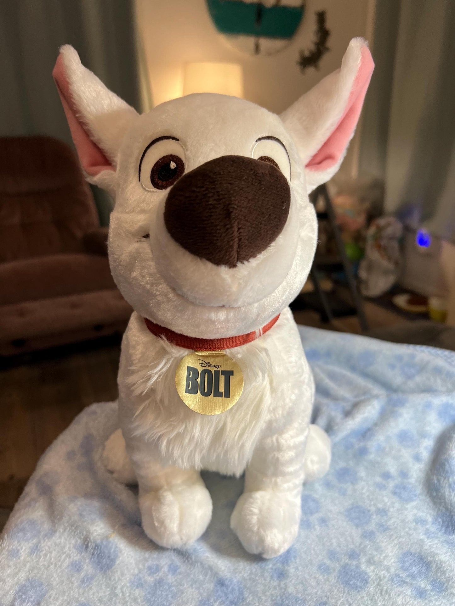 Disney Pixar Large White Bolt Dog Plush. Disney Store. Excellent Condition! 12”