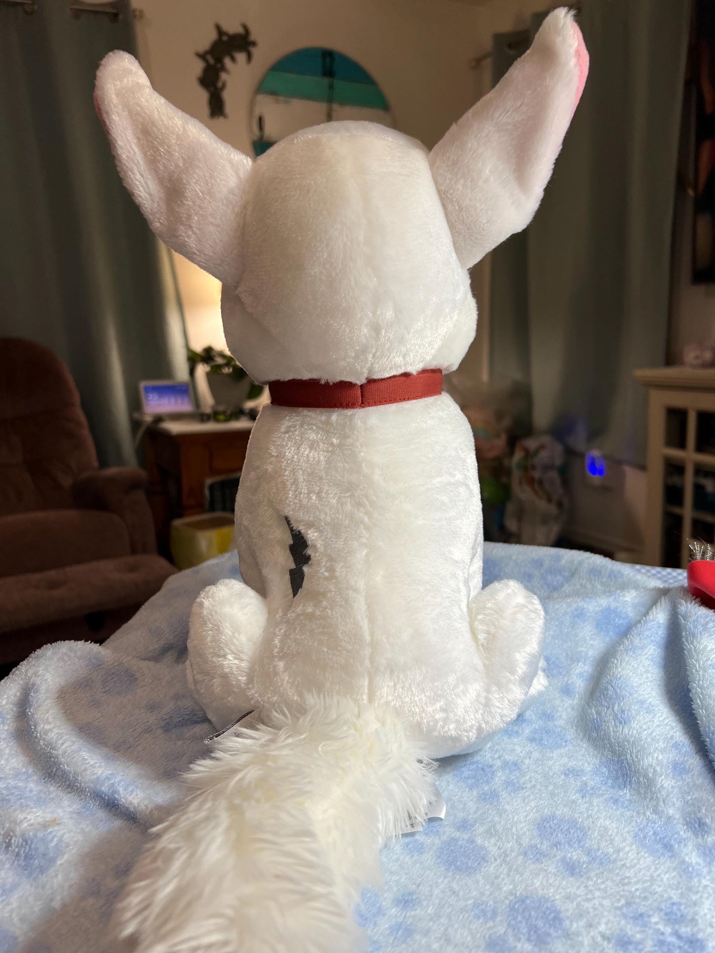 Disney Pixar Large White Bolt Dog Plush. Disney Store. Excellent Condition! 12”